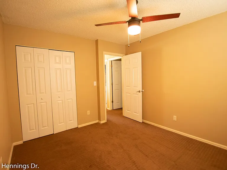4585 Hennings Dr — Photo 10