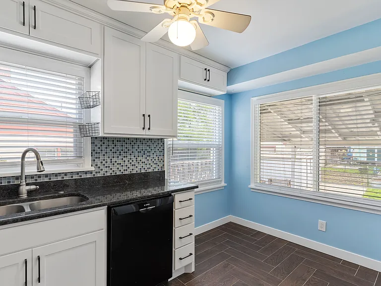 3846 S Madison Ave — Photo 9