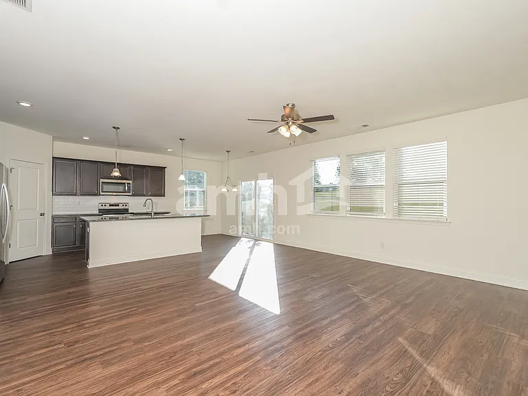 1149 Ashlyn Ct — Photo 6