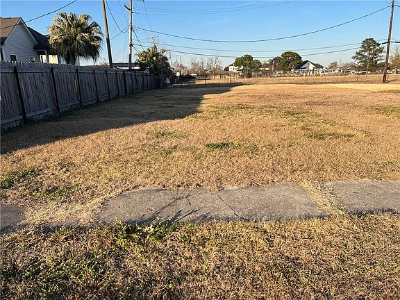 2nd image of 7509 Patricia St
