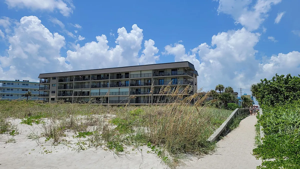 Building Photo - 4100 Ocean Beach Blvd #205