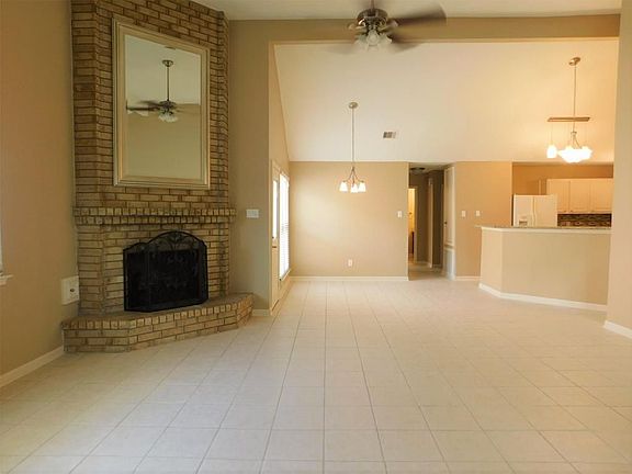4th image of 2215 Sunswept Ct