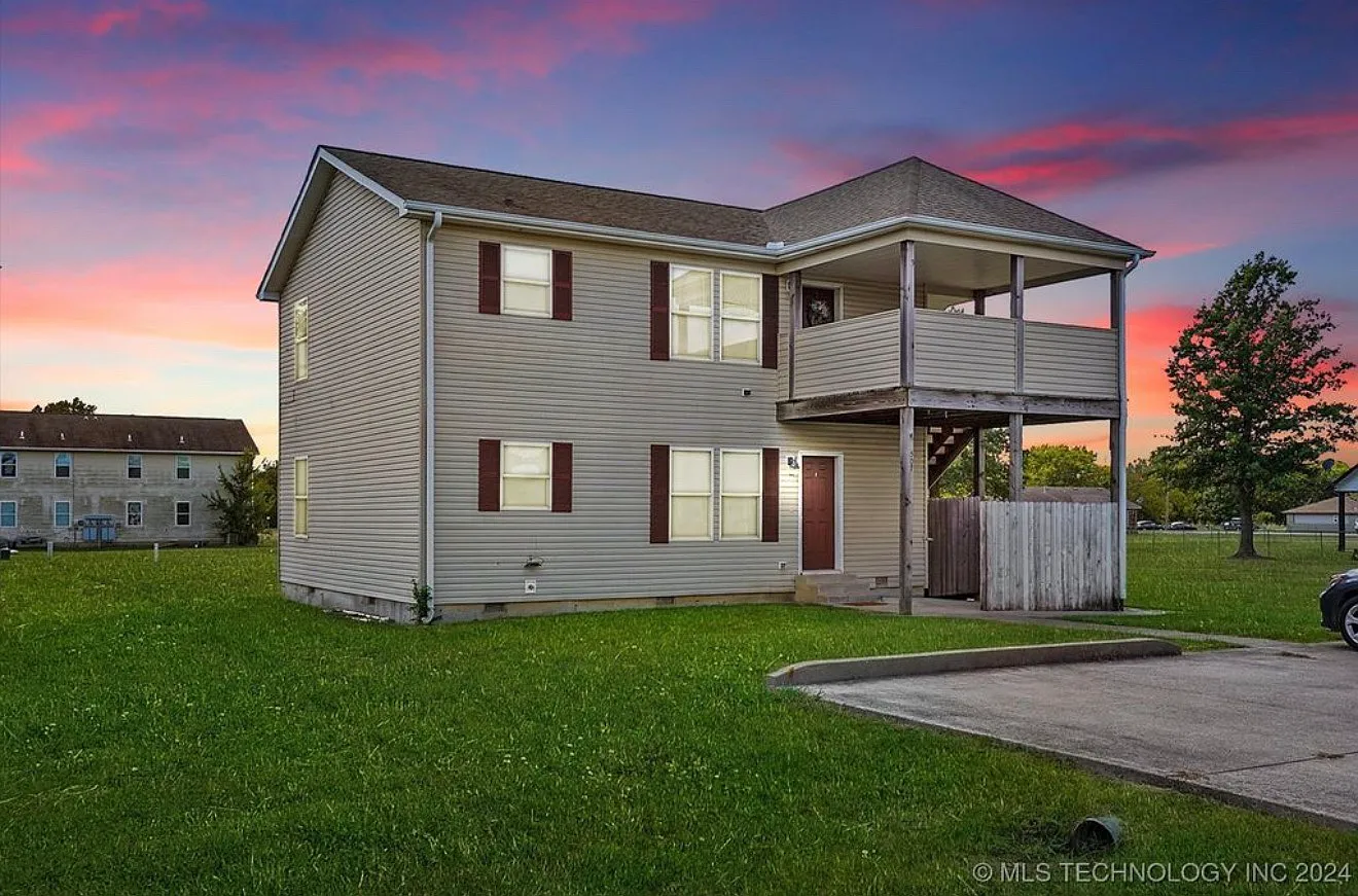 3 bed, 1100 sqft, $1,200 — Photo 1