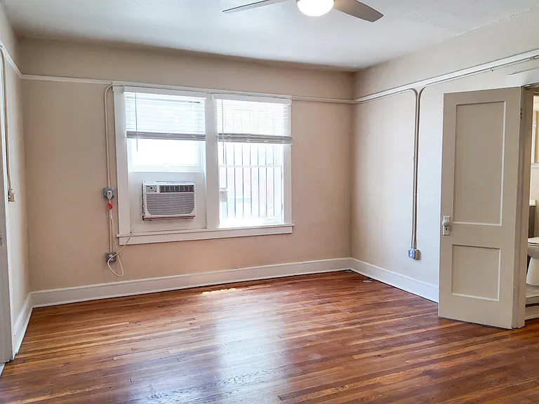 910 N. Oregon — Photo 20