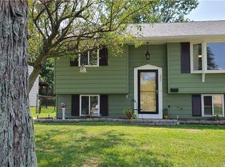 132 Phyllis Dr, West Seneca, NY 14224