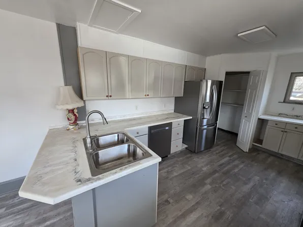 707 W Boulevard St, Lewistown, MT 59457