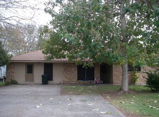 608 Hurst St, Angleton, TX 77515