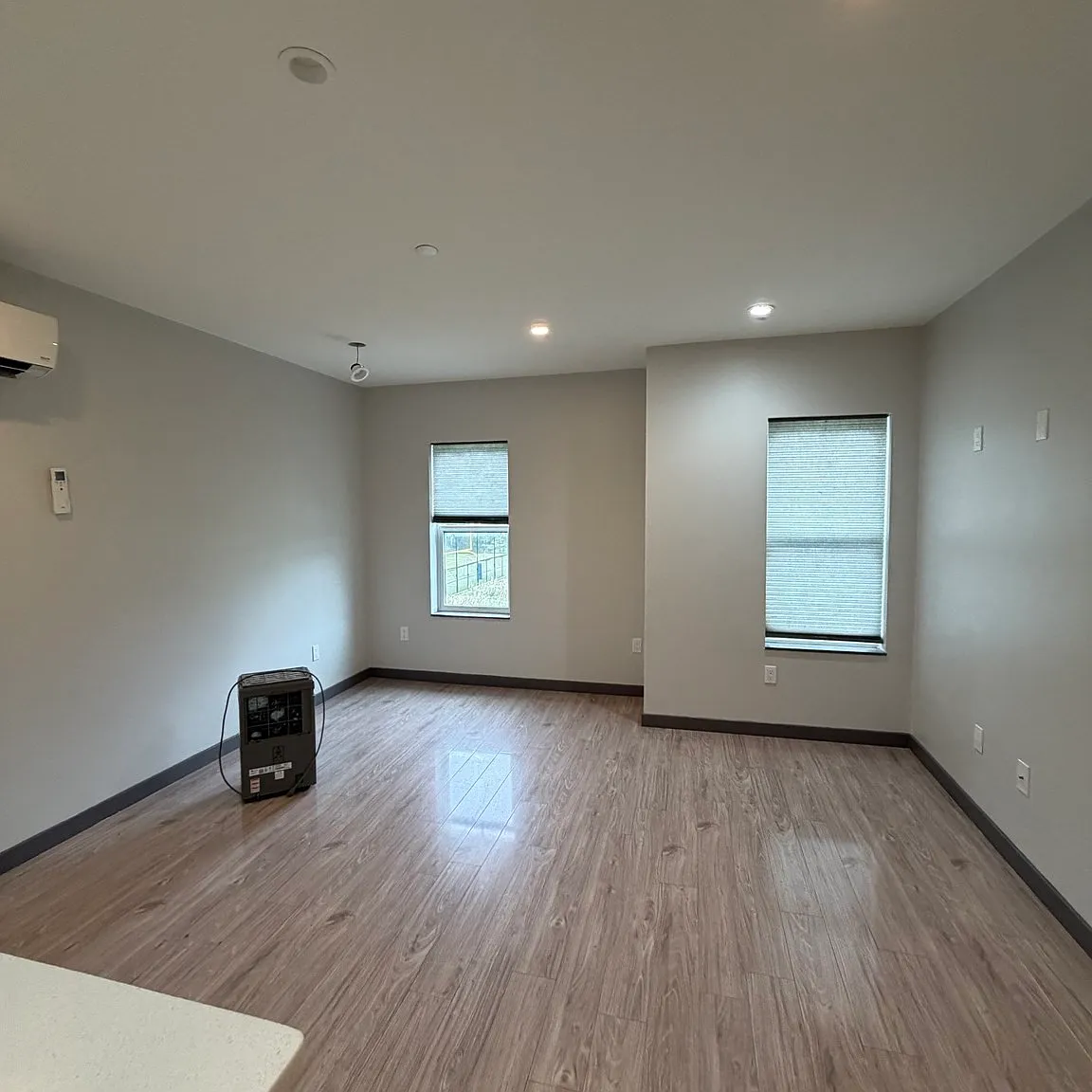 2 bed, 2.0 bath, 888 sqft, $2,283 — Photo 2
