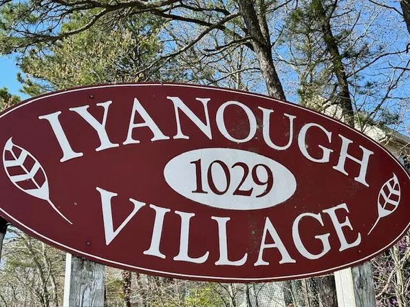 1029 Iyannough Road APT 3B, Hyannis, MA 02601
