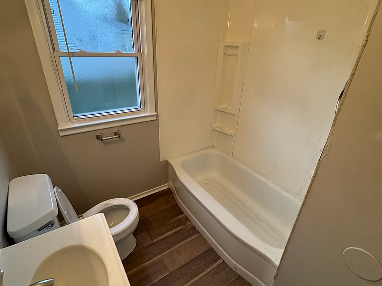 23440 Couzens Ave — Photo 5