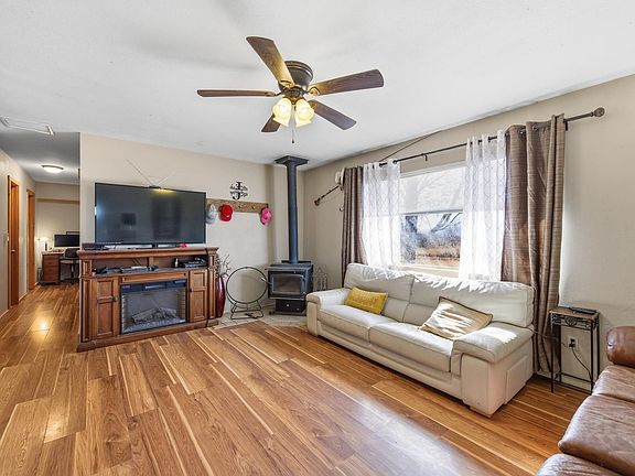 3rd image of 1212 22nd Rd