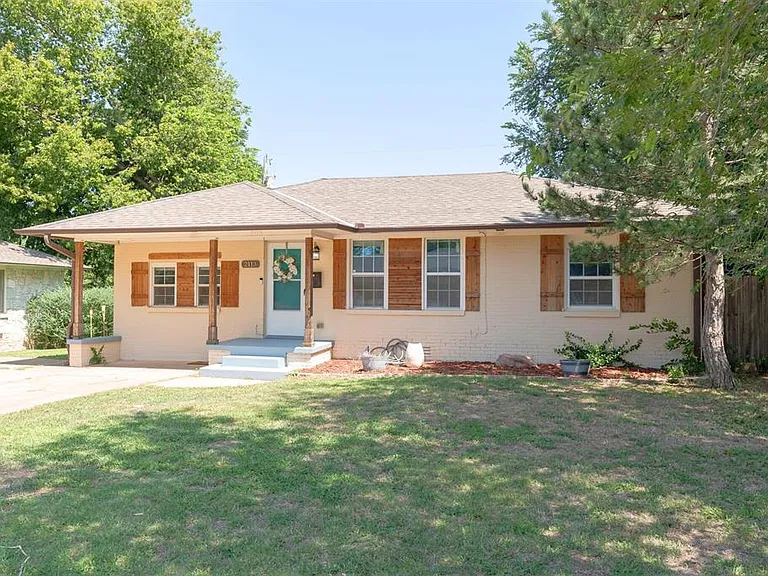 2113 Churchill Pl — Photo 1