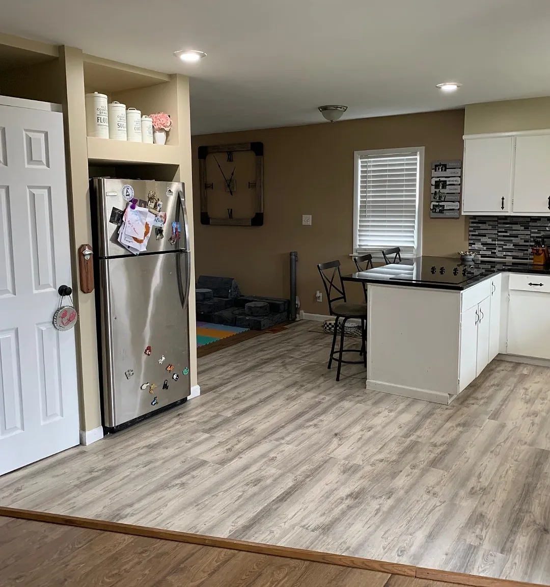 3 bed, 1.5 bath, 1764 sqft, $2,700 — Photo 3