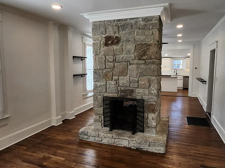 408 Deering Rd NW — Photo 4