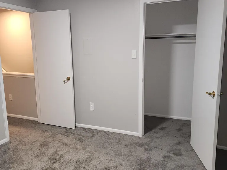 820 Meadow Glen Ave #D — Photo 17