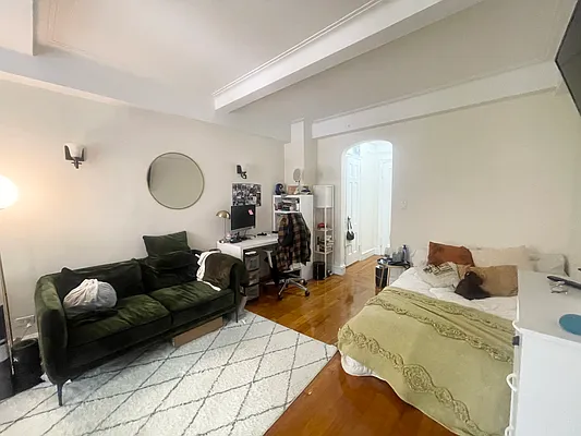 Rented by Meraki Realty LLC | media 10