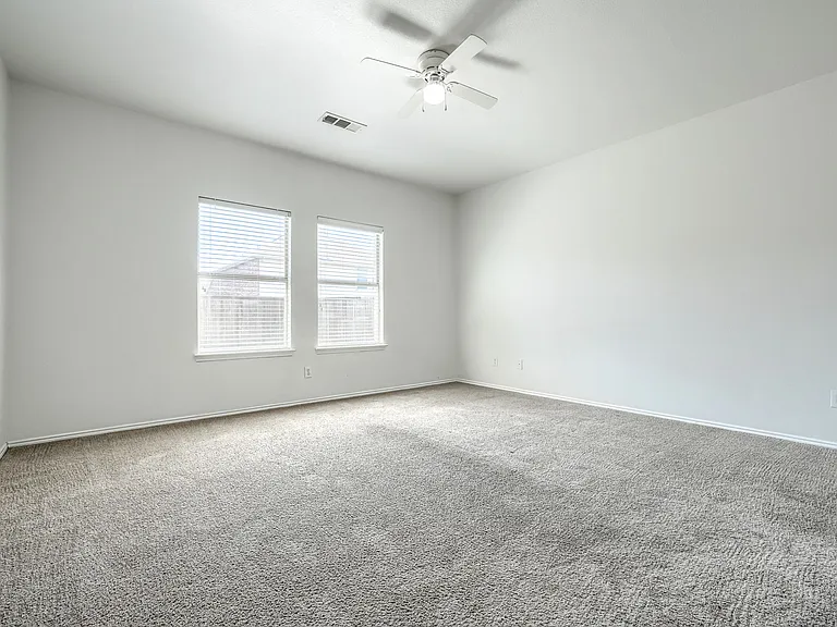 3121 Grant St — Photo 17