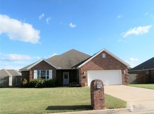 707 Grant Ave, Prairie Grove, AR 72753