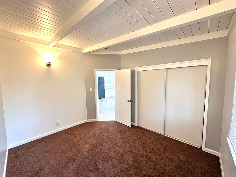 9300 Bancroft Ave — Photo 6