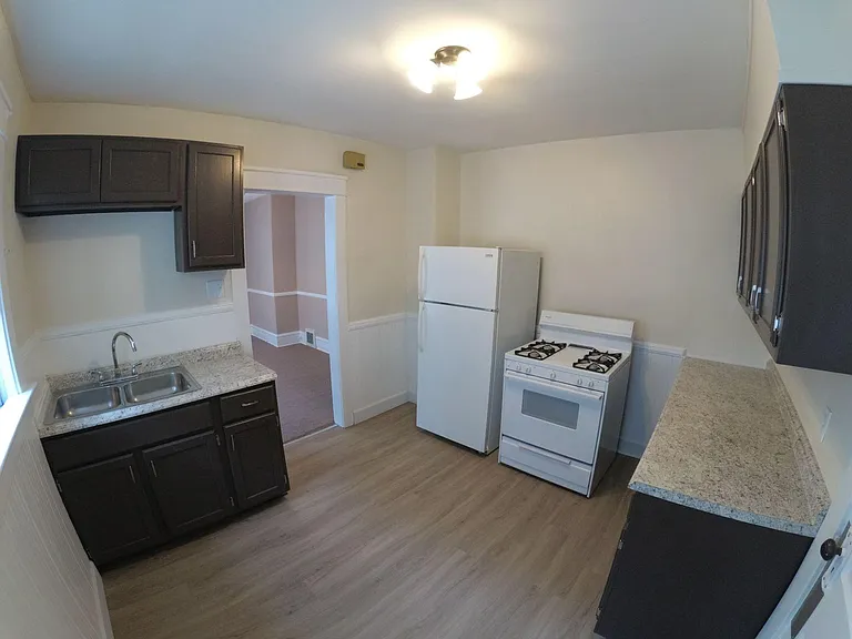 1026 W 30th St #2 — Photo 3