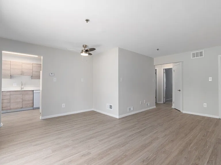 Sophias Place West — Photo 9