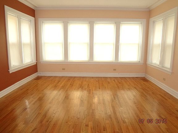 4th image of 4318 N Sacramento Ave