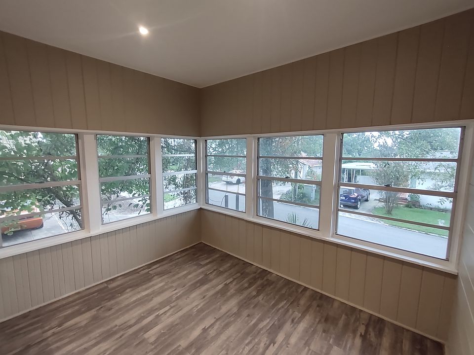 1st image of 411 S Lake Ave