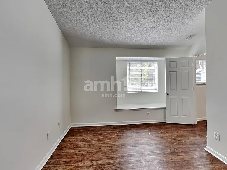 4415 Hounds Run Dr — Photo 17