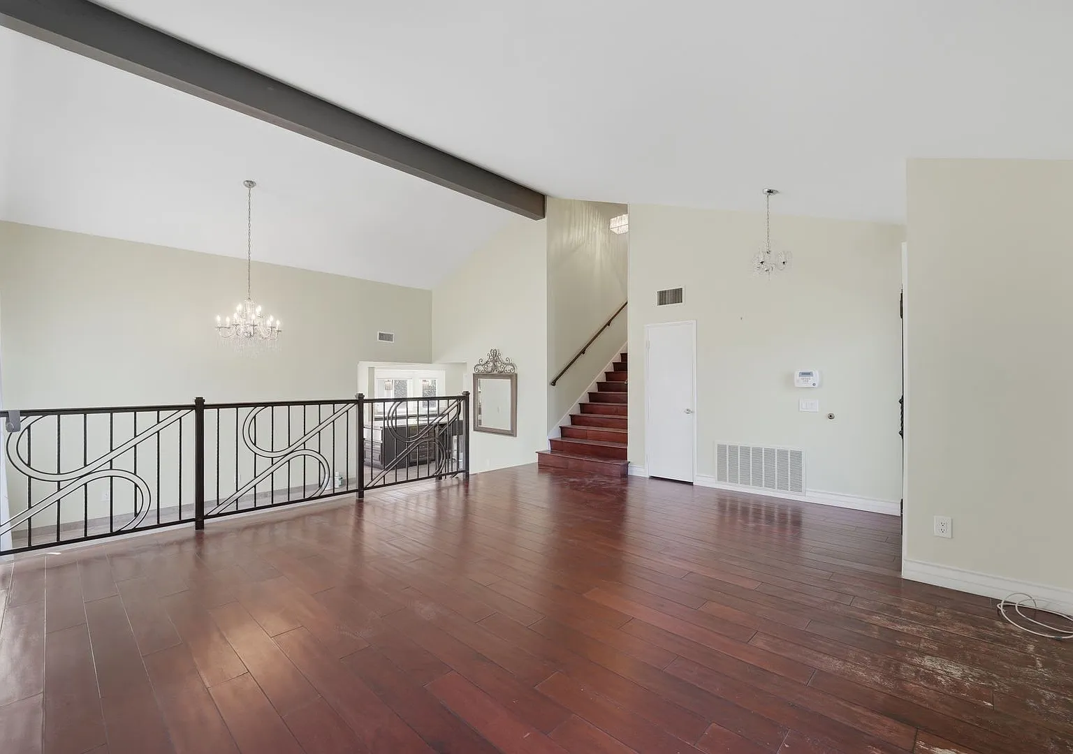 Stunning 4 bedroom, 3bath home, with pool in Laguna Niguel! — Photo 4