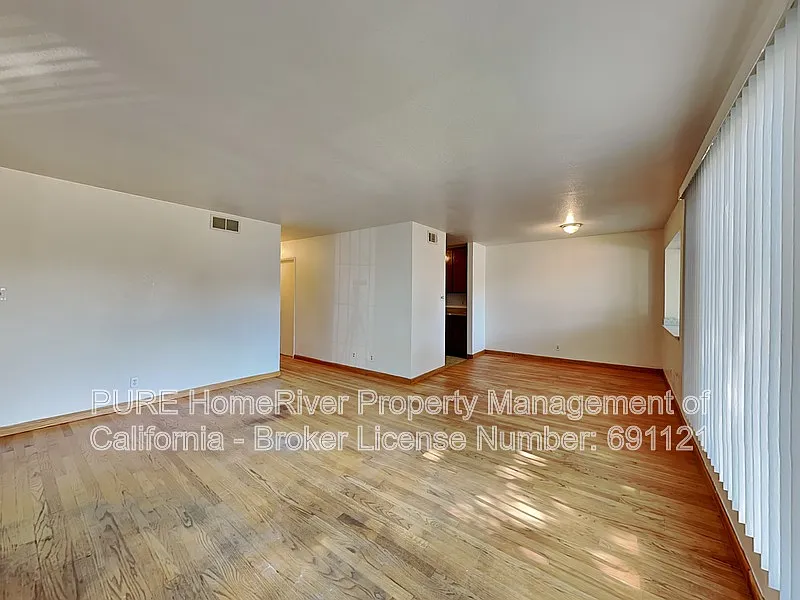 2 bed, 1.0 bath, 1035 sqft, $1,750 — Photo 2