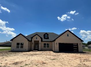 301 E 2nd St, Lindsay, TX 76250