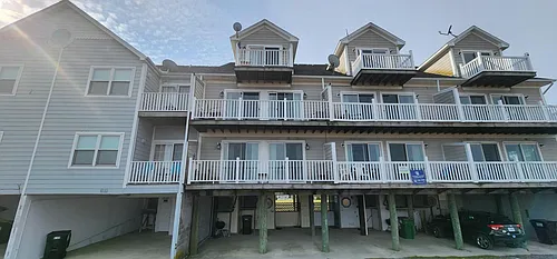 6143 Marsh Island Dr Photo 1