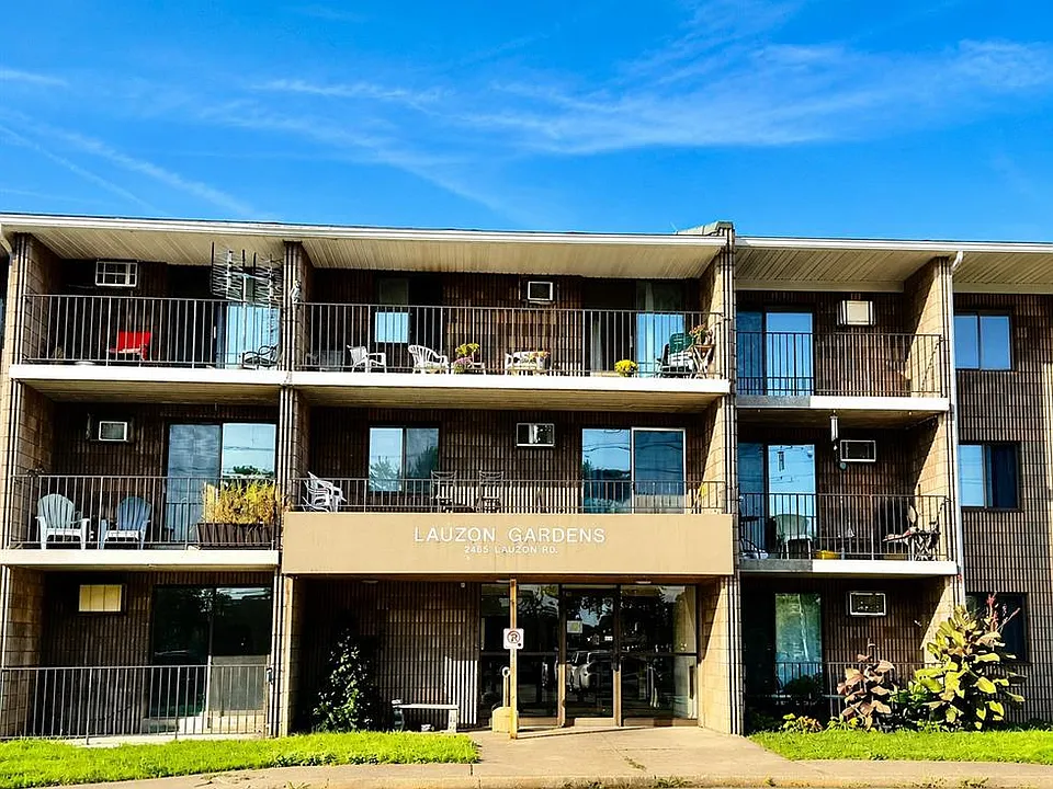 2565 Lauzon Rd #101