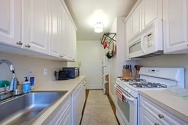 Rented by Rita S Citrin, LREB