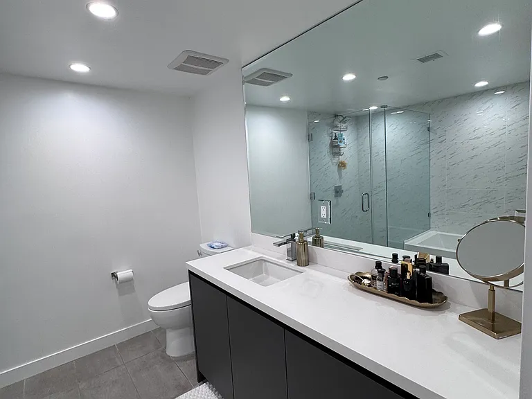 1846 N Cherokee Ave #303 — Photo 5