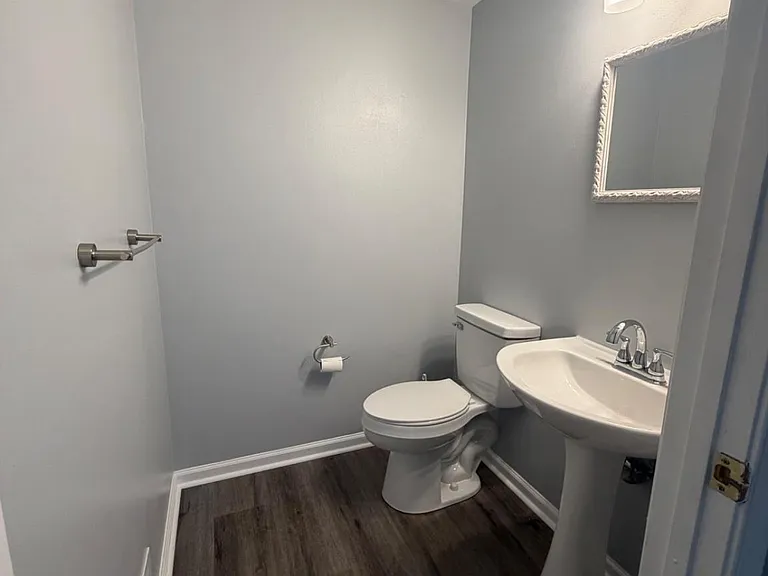 4 Coachlight Dr #4 — Photo 7