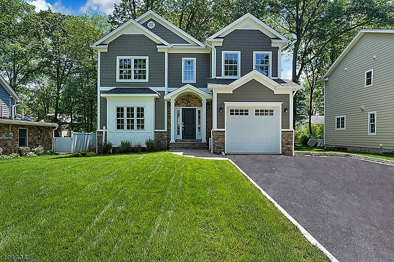 58 Garden Ave photo 1