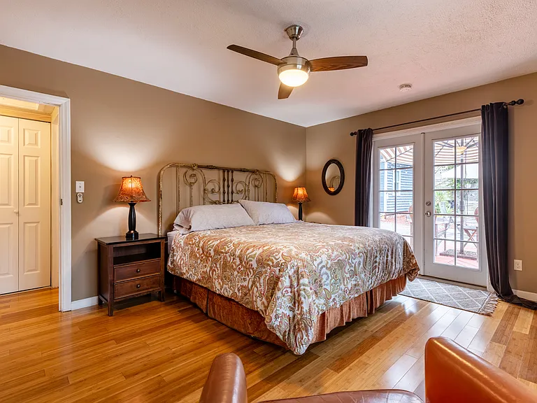 805 Regal Rd — Photo 10