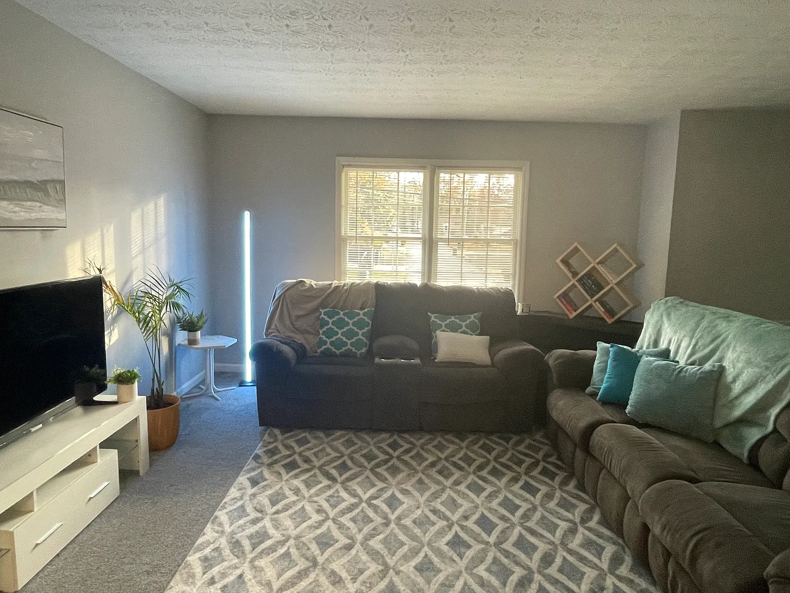 3942 Emerald North Dr — Photo 2