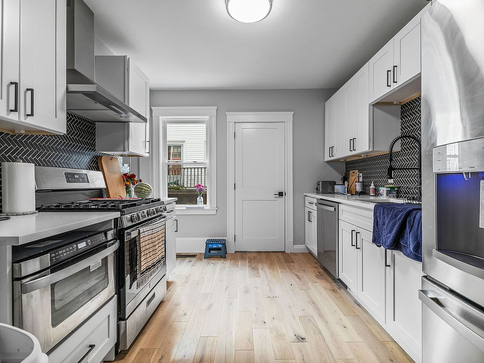 1st image of 5 Dickson St #1F