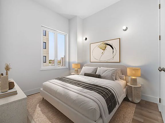 4th image of 89-25 162nd St #605