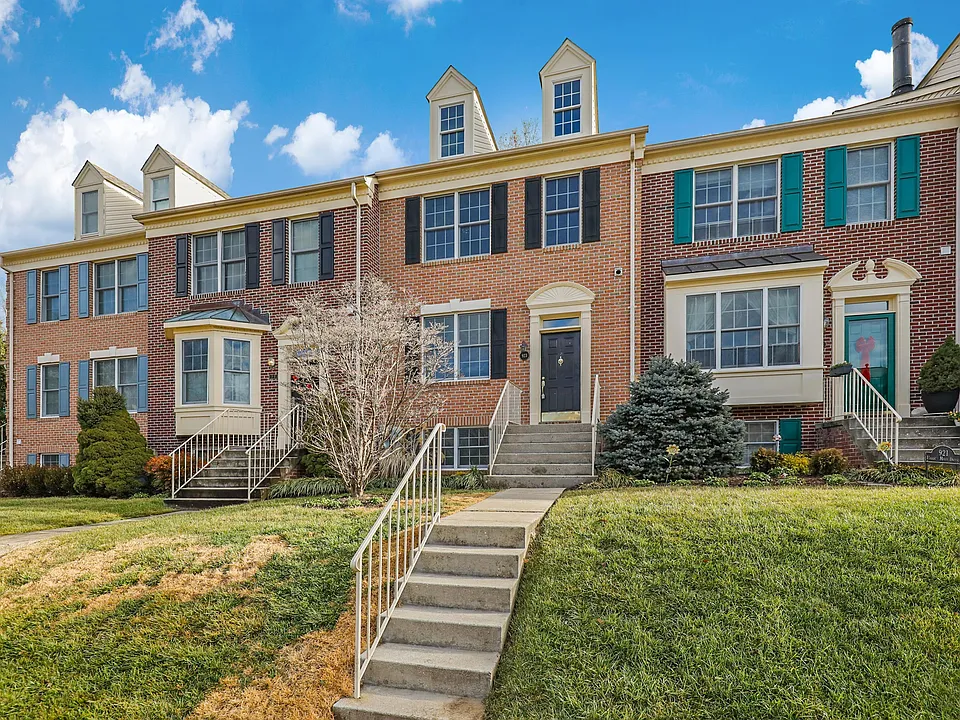 923 Hidden Moss Dr