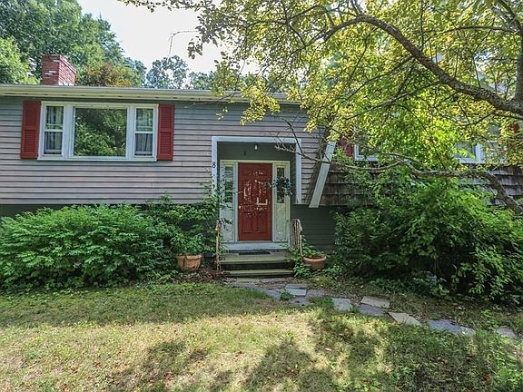 3rd image of 8 Briarcliff Dr