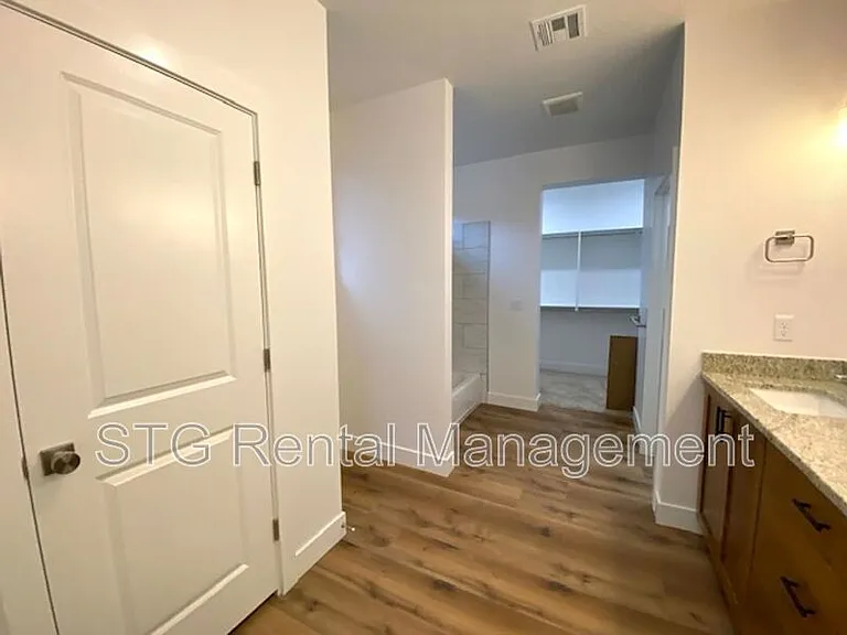 438 Stone Mountain Dr #52-A — Photo 19
