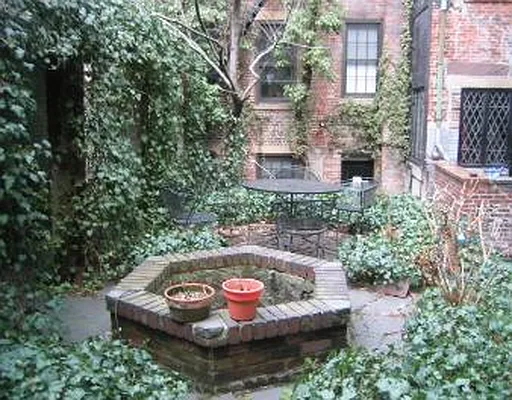 Rented by Adina Realty | media 36