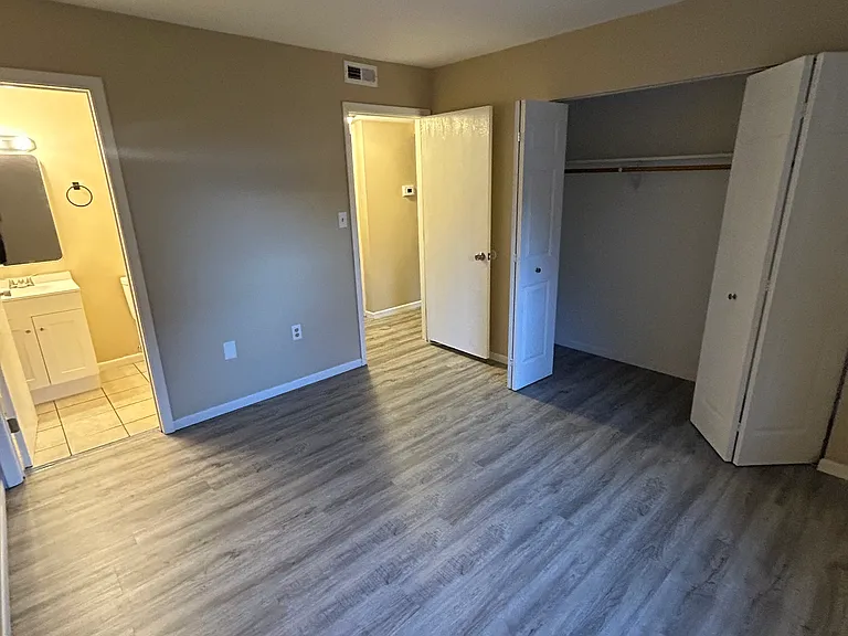 1420 Forest Ln — Photo 4