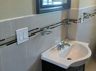 66-30 64th St #3R, Ridgewood, NY 11385