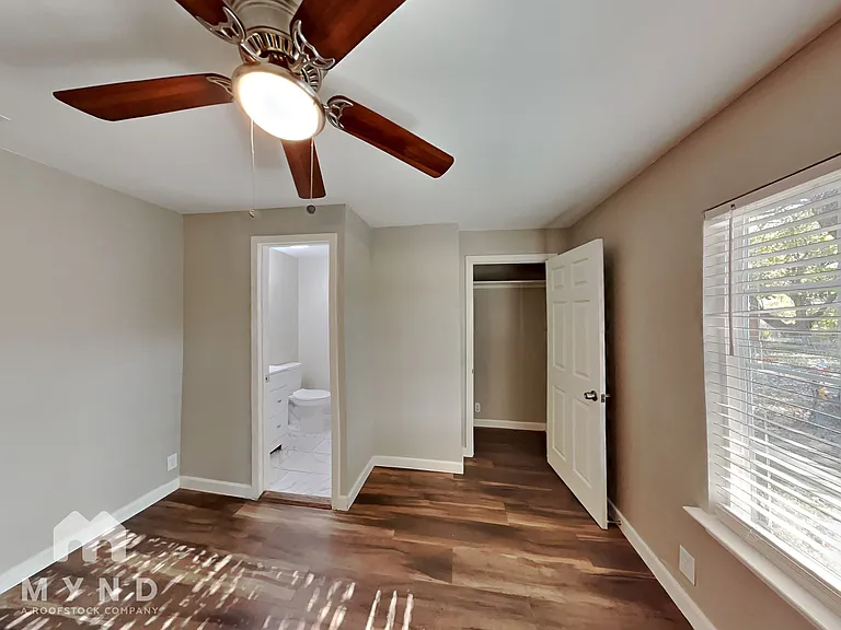 512 E University Ave — Photo 8