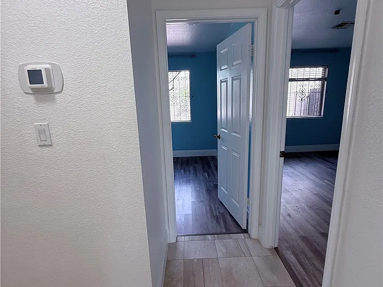 8620 Cremona Dr — Photo 17