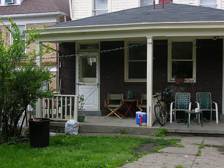 5840 Hobart St — Photo 2